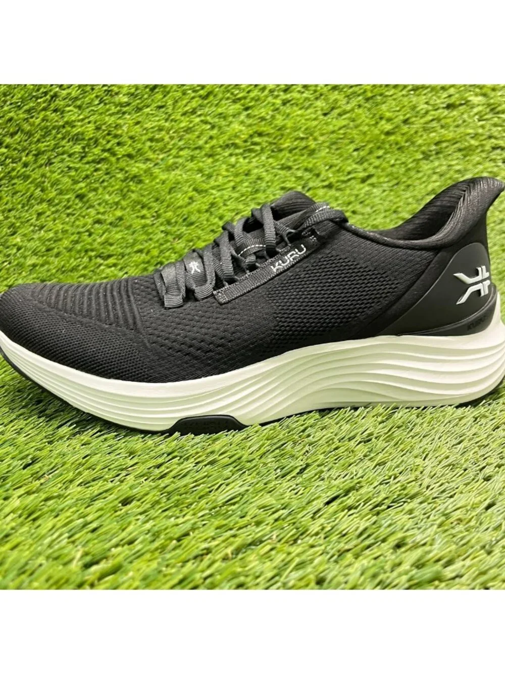 Kuru Atom 2 Mens Size 10.5 Black White Athletic Running Walking Shoes Sneakers